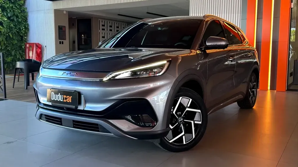 Foto de um byd yuan plus