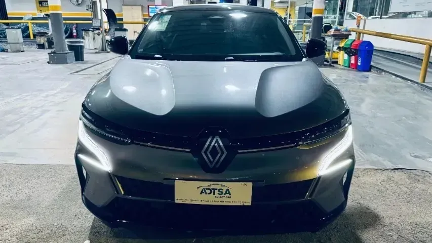 Foto de um renault megane e-tech electric