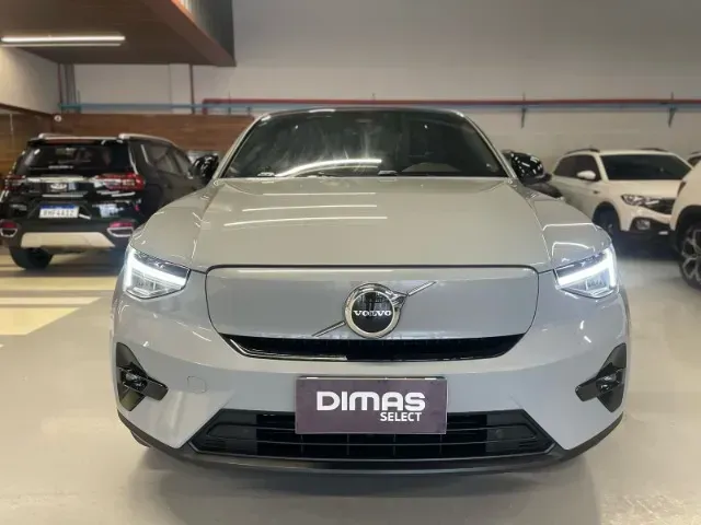 Foto de um volvo c40 recharge