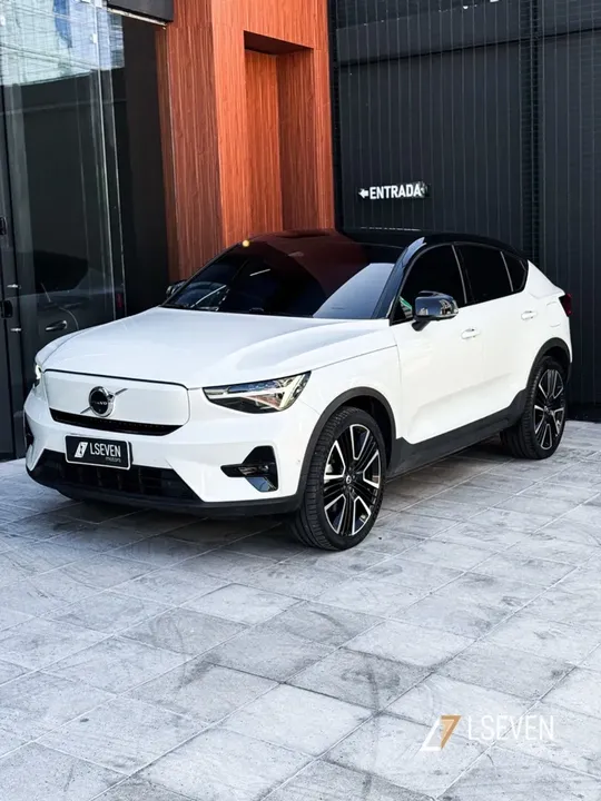 Foto de um volvo c40 recharge