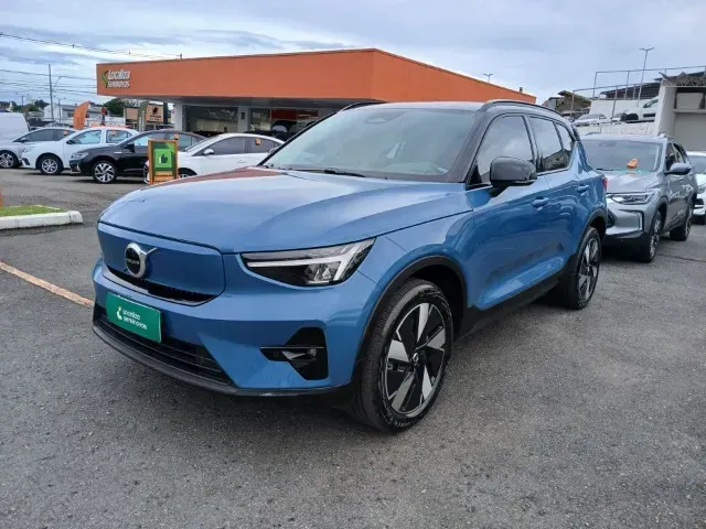 Foto de um volvo xc40 recharge