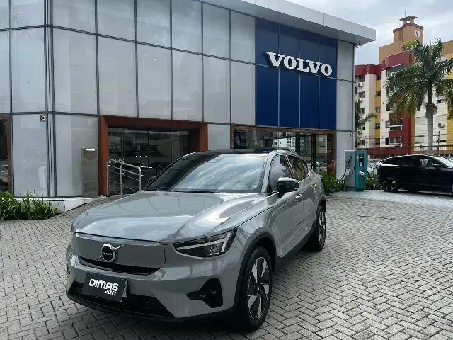 Foto de um volvo c40 recharge