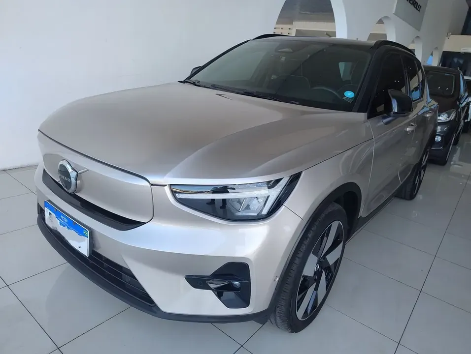 Foto de um volvo xc40 recharge