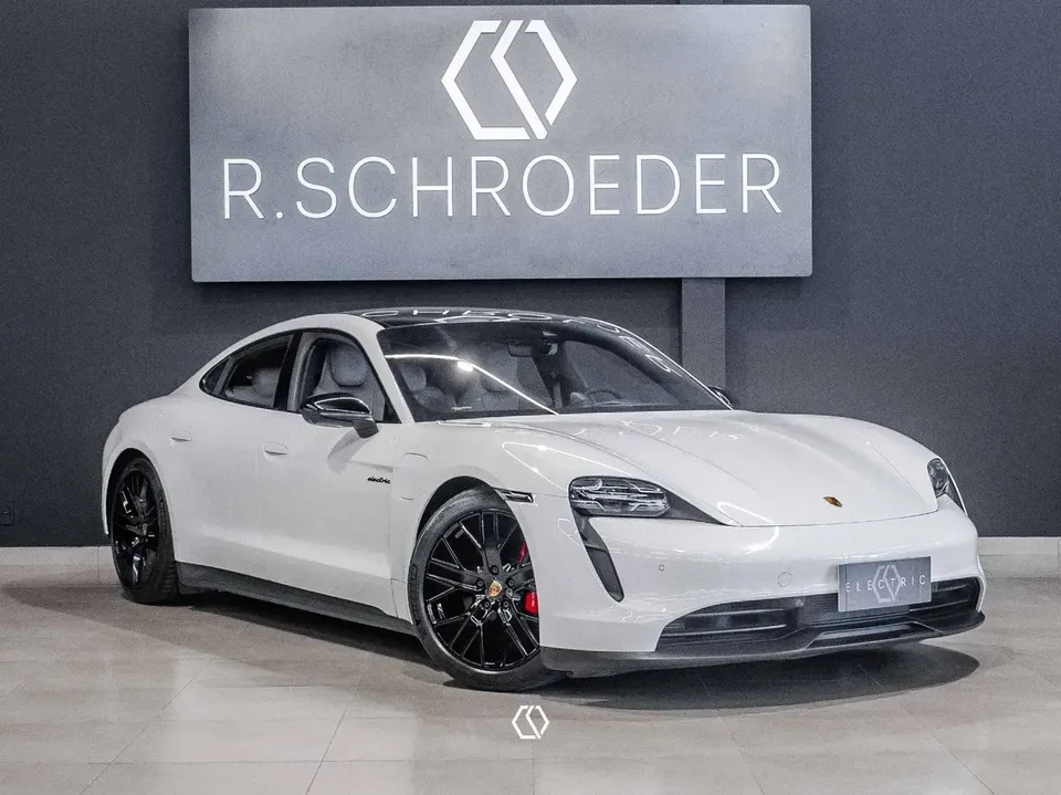 Foto de um porsche taycan