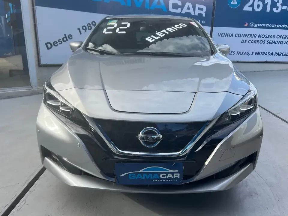Foto de um nissan leaf