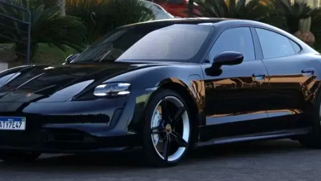 Foto de um porsche taycan