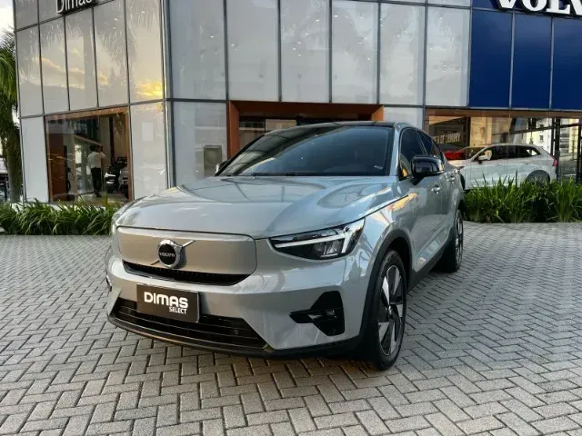 Foto de um volvo c40 recharge