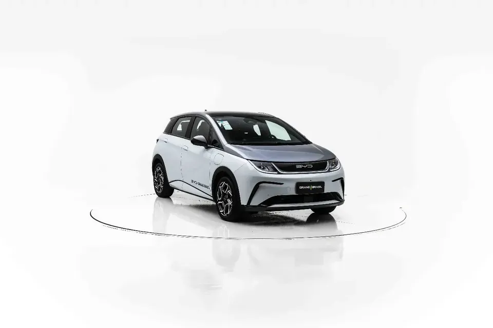 Foto de um byd dolphin plus
