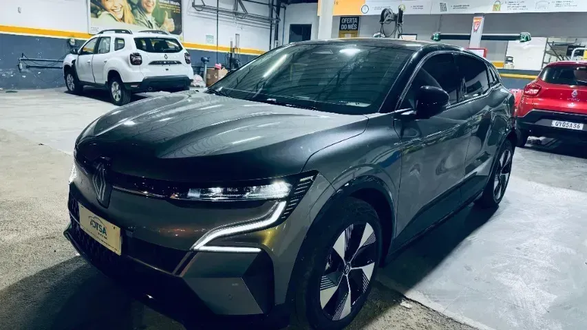 Foto de um renault megane e-tech electric