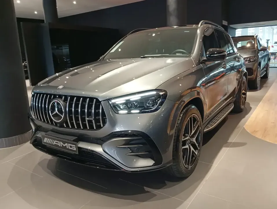 Foto de um mercedes gle500e