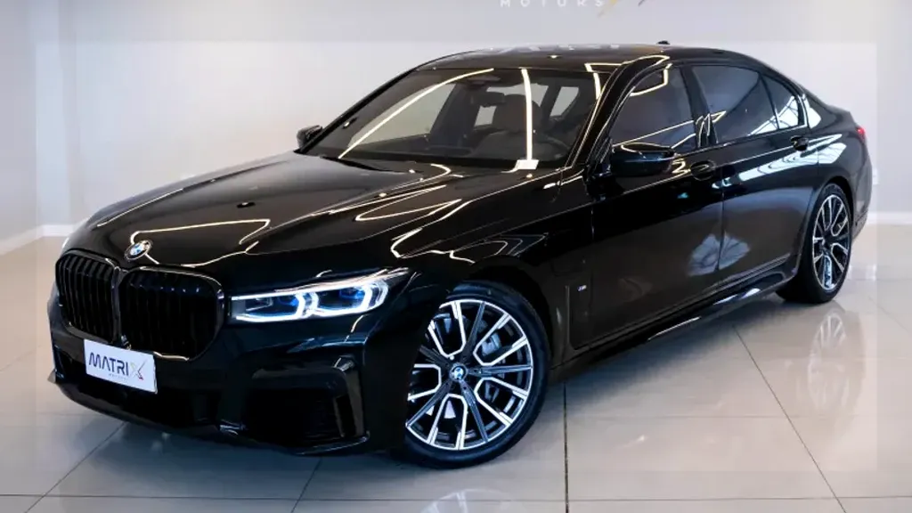 BMW 745e Plug-in Hybrid
