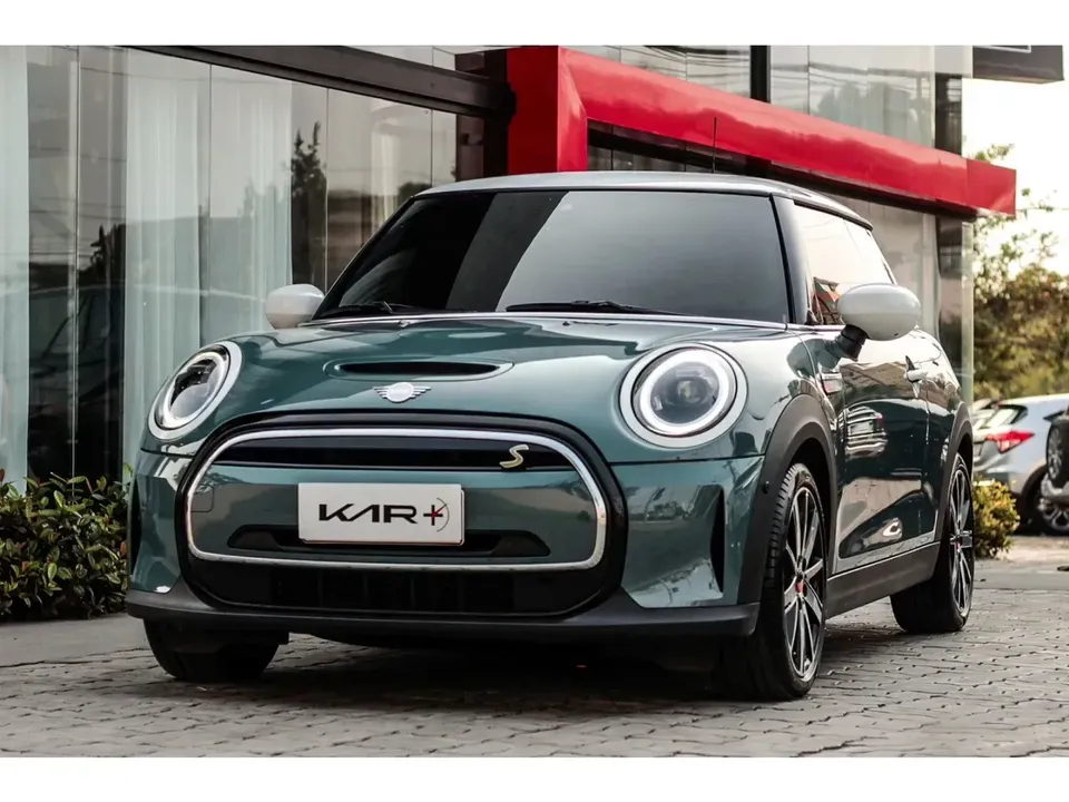 Foto de um mini cooper se