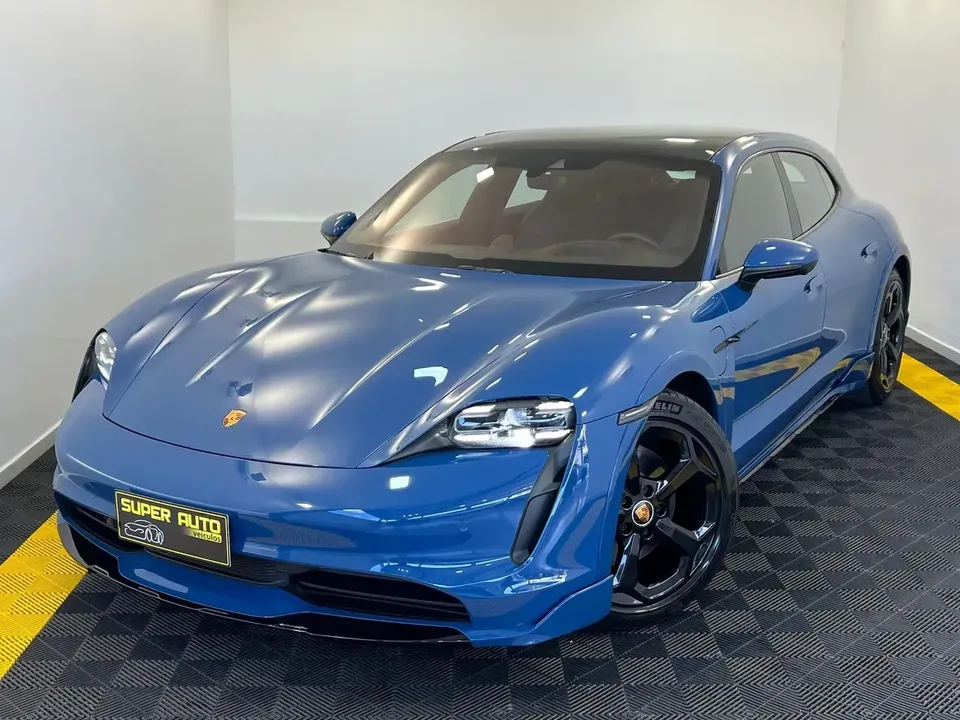 Foto de um porsche taycan