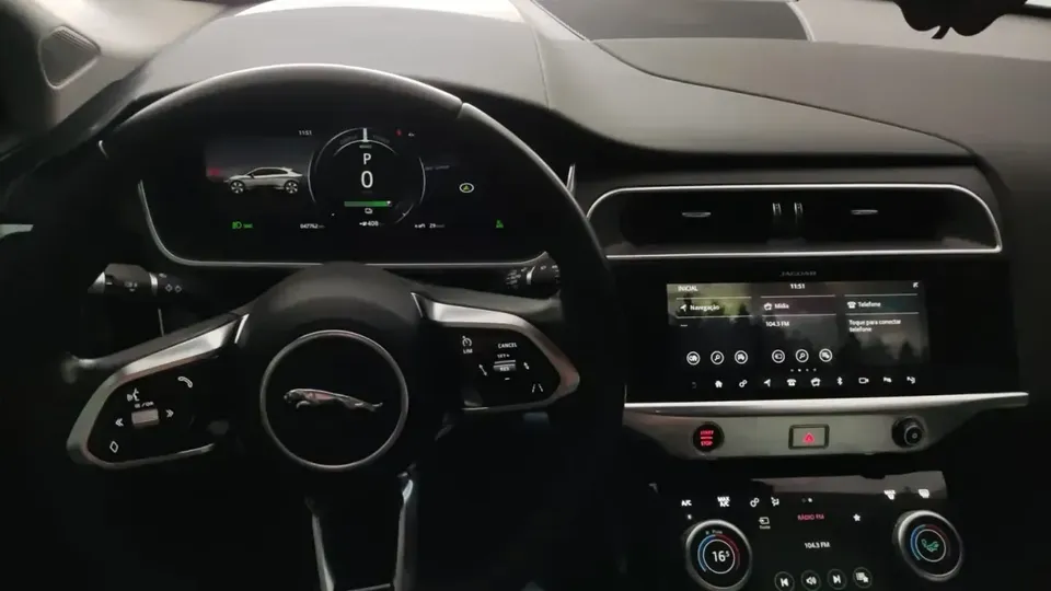 Foto de um jaguar i-pace