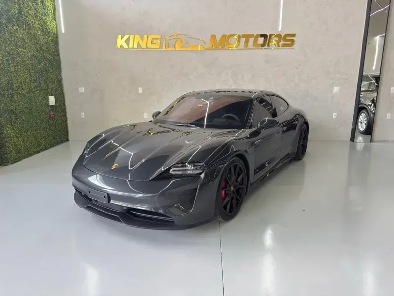 Foto de um porsche taycan