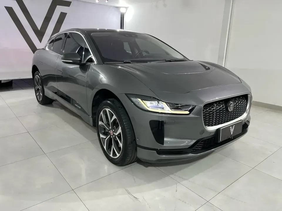 Foto de um jaguar i-pace