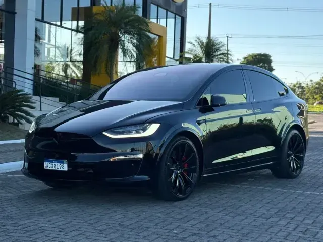Foto de um tesla model x