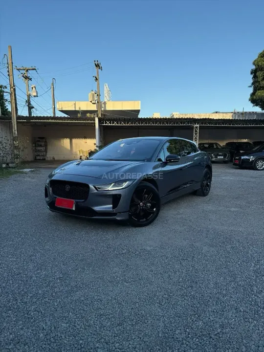 Foto de um jaguar i-pace