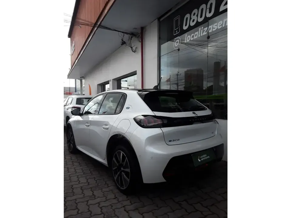Foto de um peugeot e-208