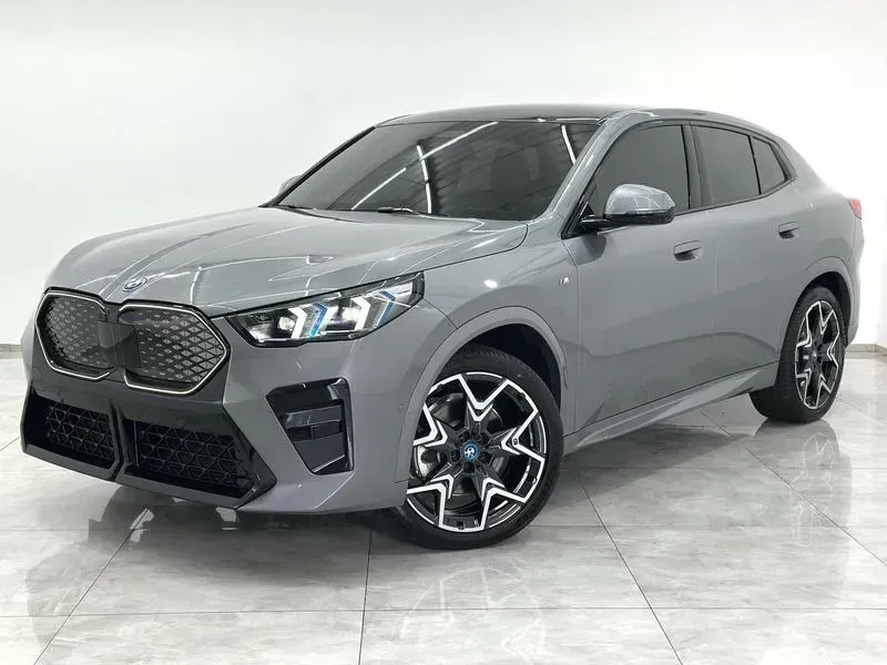 Foto de um bmw ix2