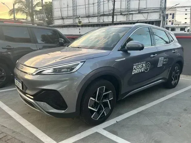Foto de um byd yuan plus