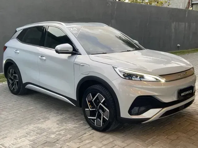 Foto de um byd yuan plus