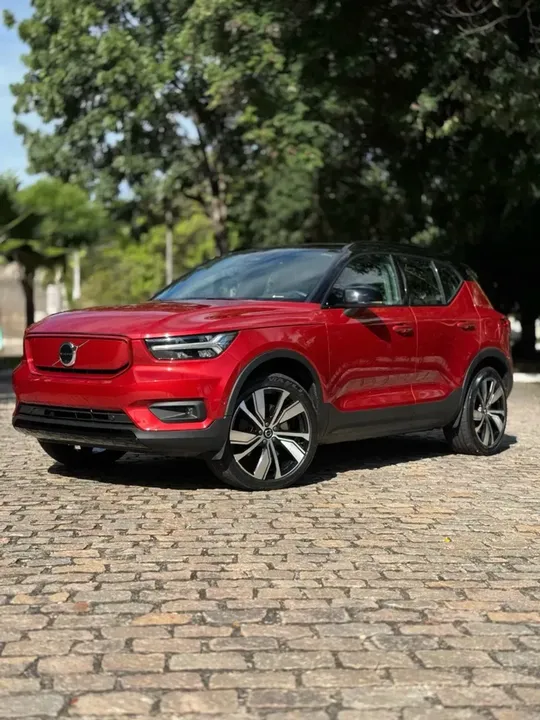 Foto de um volvo xc40 recharge