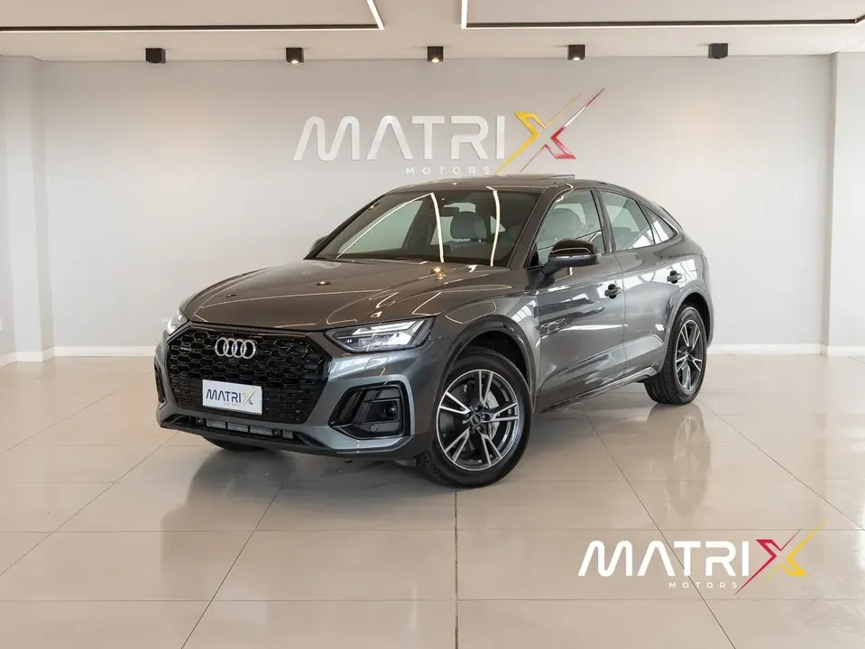 Foto de um audi q5 e-tron