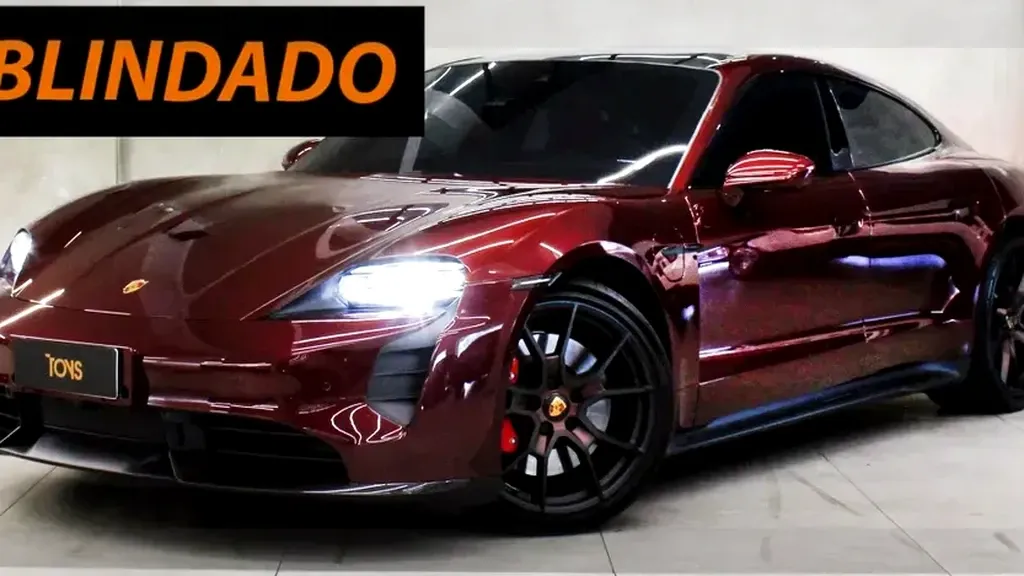 Foto de um porsche taycan