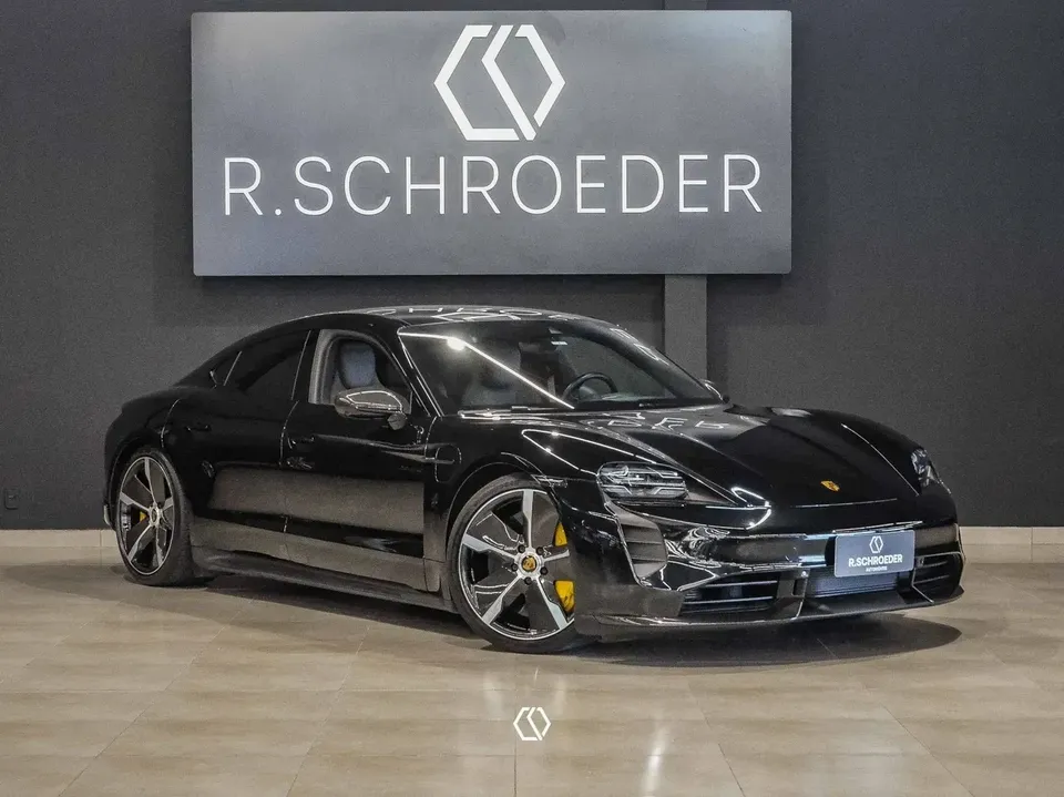 Foto de um porsche taycan