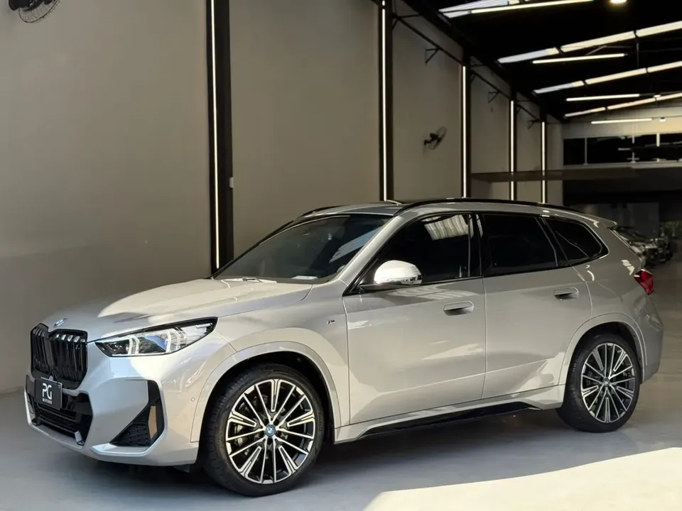 Foto de um bmw ix1