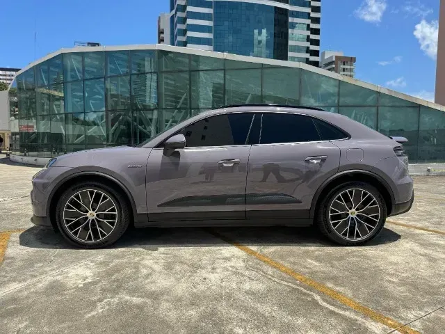 Foto de um porsche macan