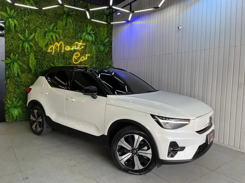 Foto de um volvo xc40 recharge