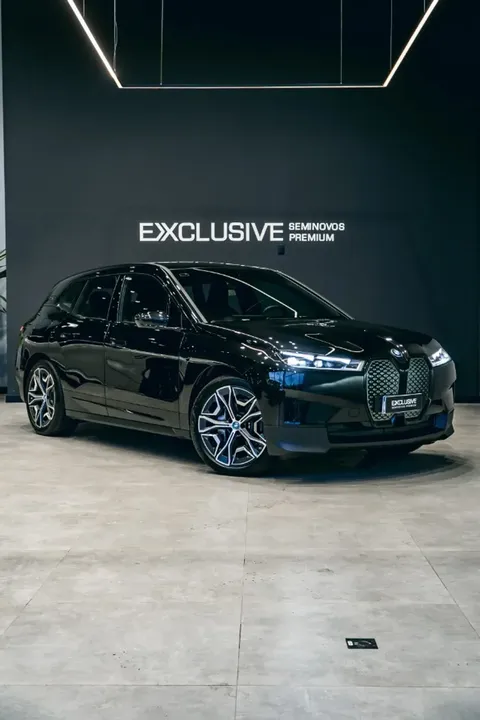 Foto de um bmw ix
