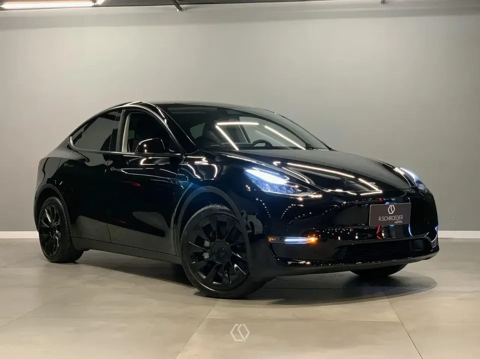 Foto de um tesla model y