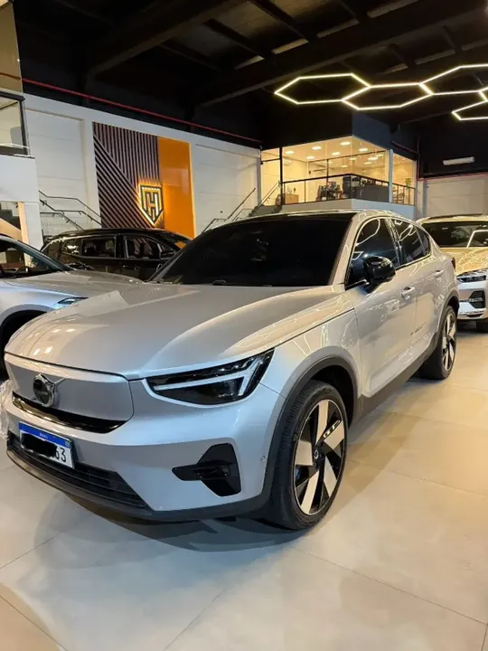 Foto de um volvo c40 recharge