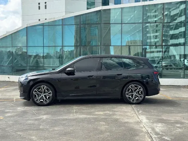 Foto de um bmw ix