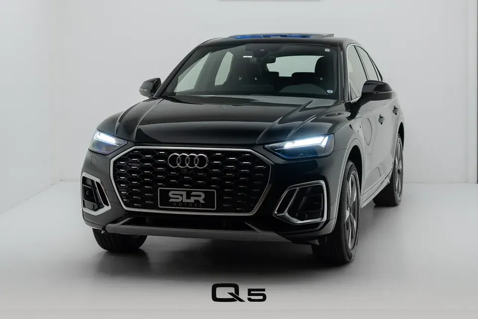 Foto de um audi q5 e-tron