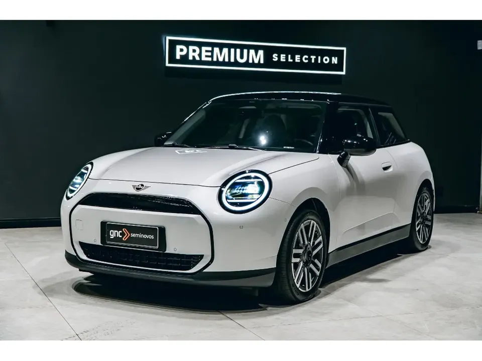 Foto de um mini cooper se