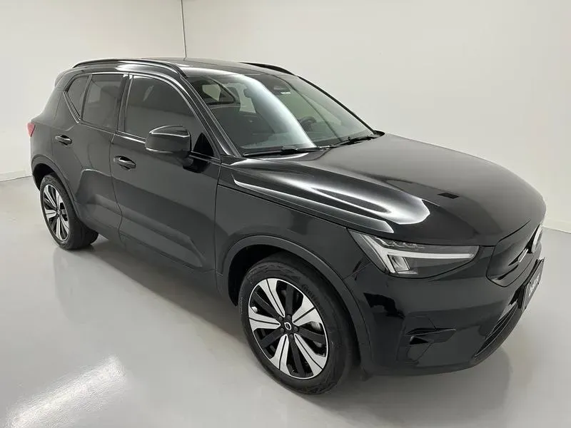Foto de um volvo xc40 recharge