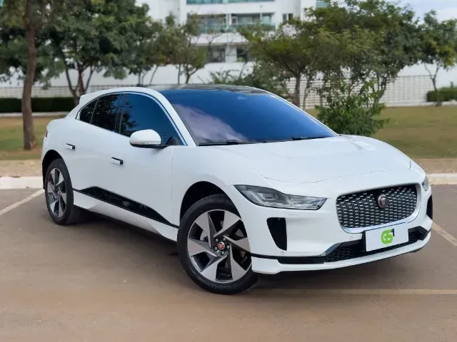 Foto de um jaguar i-pace