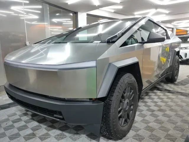 Foto de um tesla cybertruck