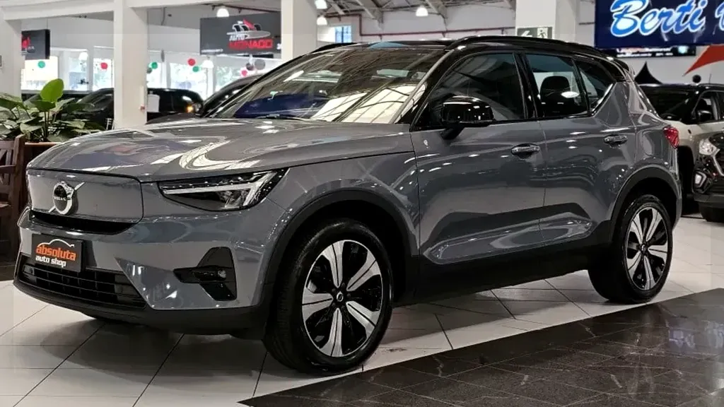 Foto de um volvo xc40 recharge