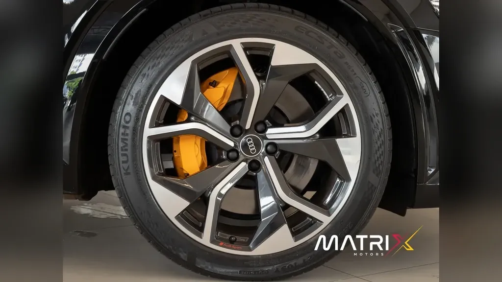 Foto de um audi e-tron s sportback