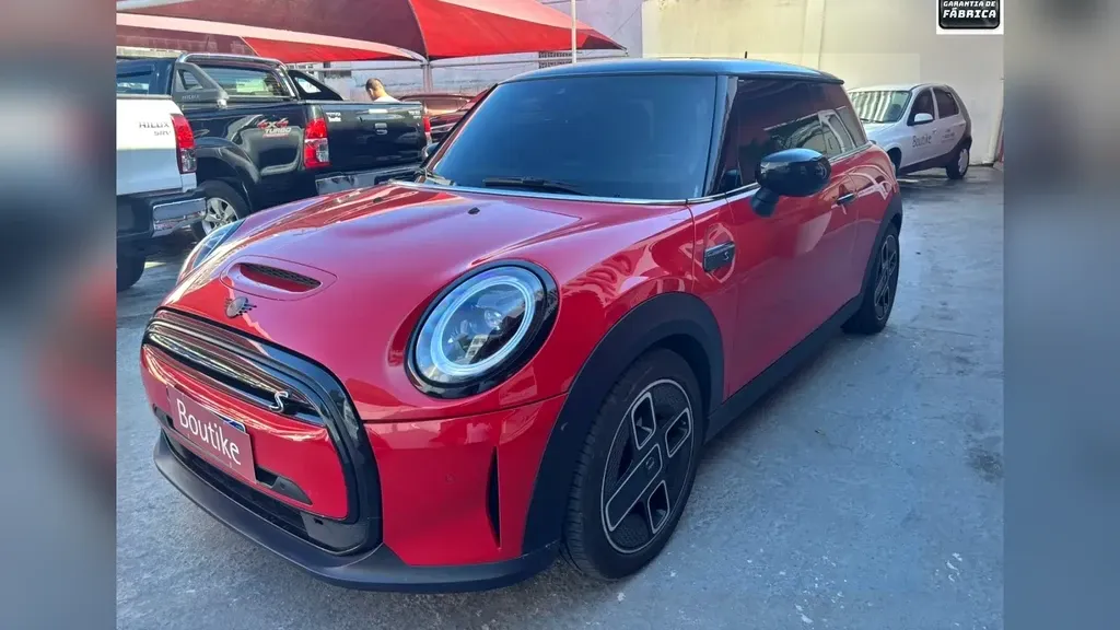 Foto de um mini cooper se