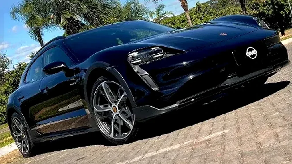 Foto de um porsche taycan