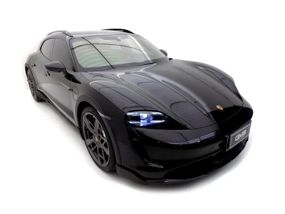 Foto de um porsche taycan