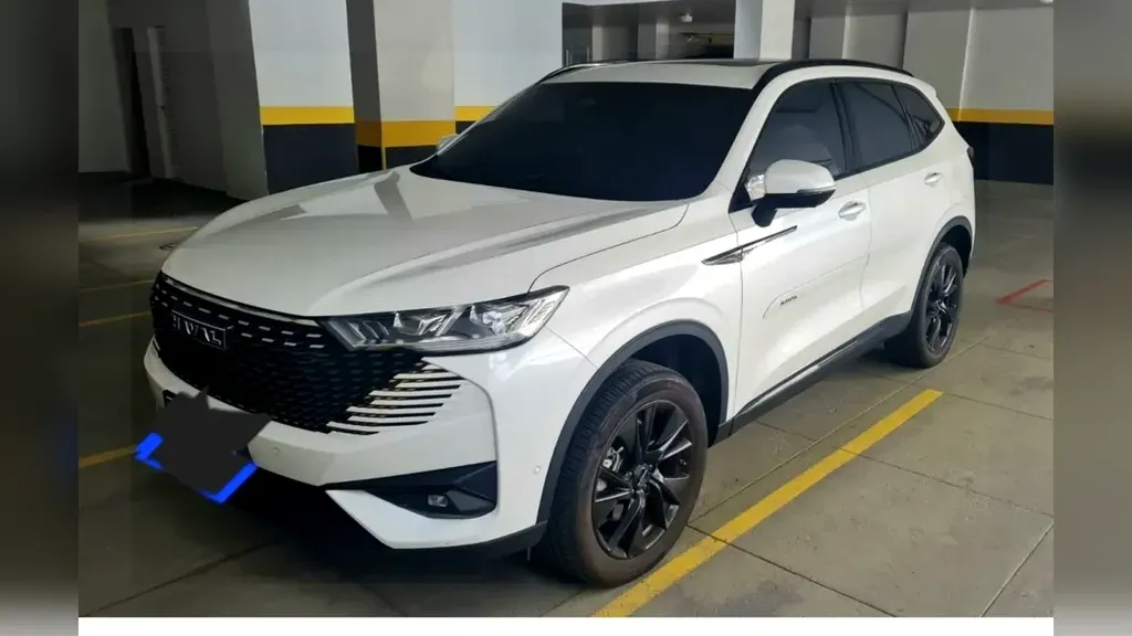 Foto de um gwm haval h6 plug-in hybrid
