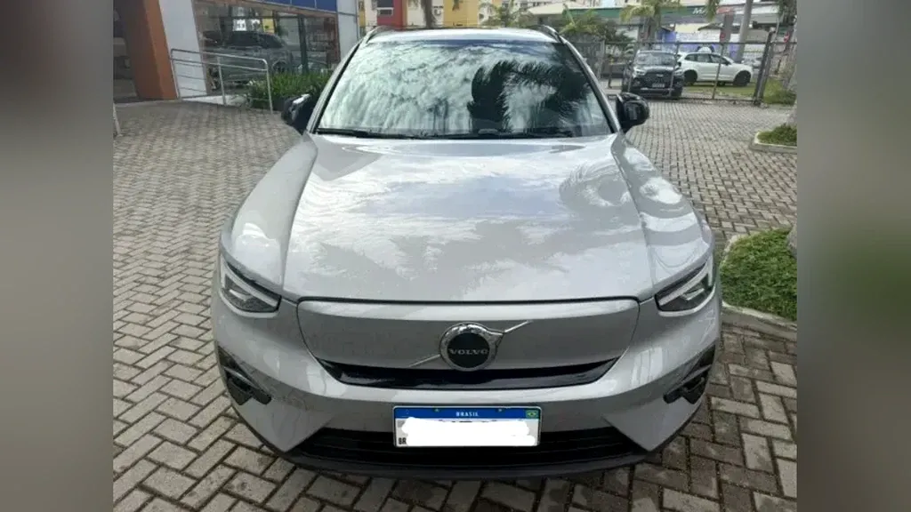 Foto de um volvo xc40 recharge