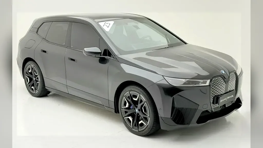 Foto de um bmw ix